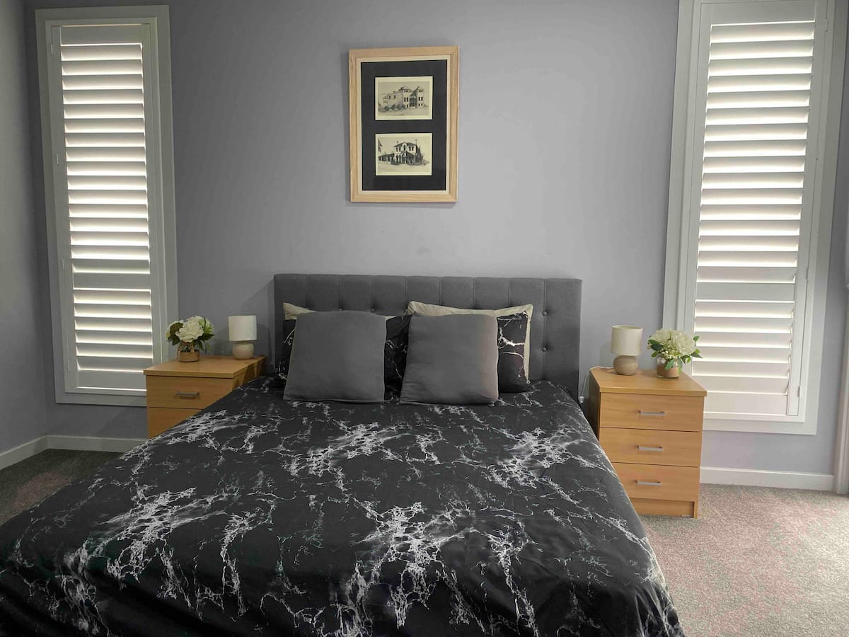 Cosy 4 Bedroom Home with Spa Quiet Location, photo 6