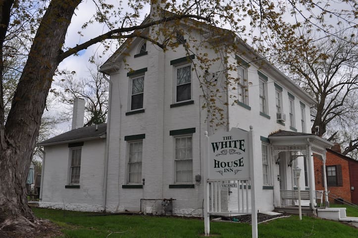 The White House Inn, The Smith Suite