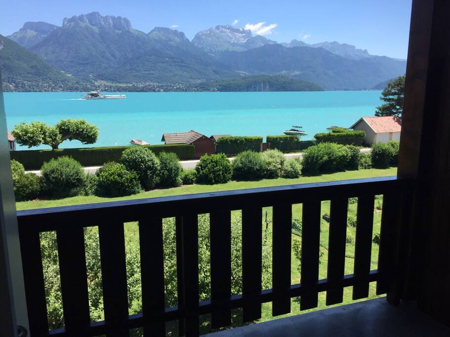 Vue depuis le balcon, un jour d’été