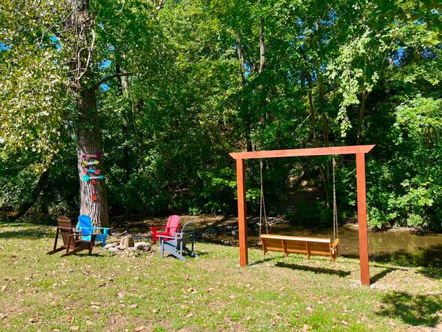 *SeCrEt RiVeR* MUSIC CITY Retreat! gallery image 3