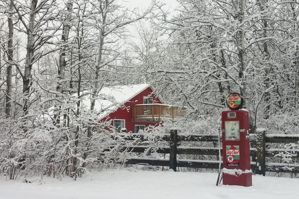 lil red barn winter wonderland