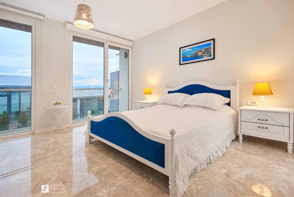 Master Bedroom - Главная спальня