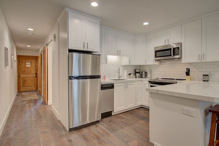 Beautiful 1BD Few mins walk to Park City Mt Resort