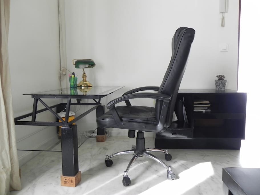 Mesa elevable para uso de escritorio (u otros)