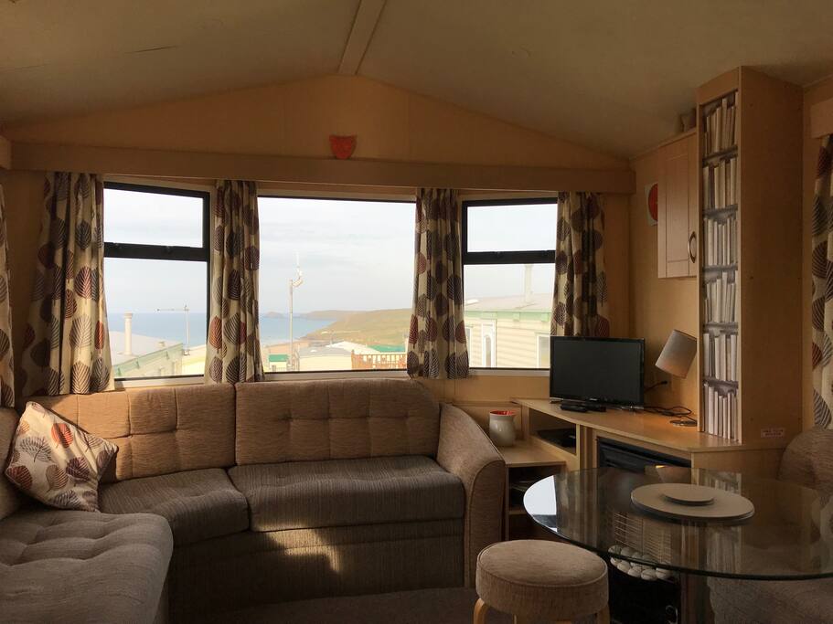Lounge, with sea view.