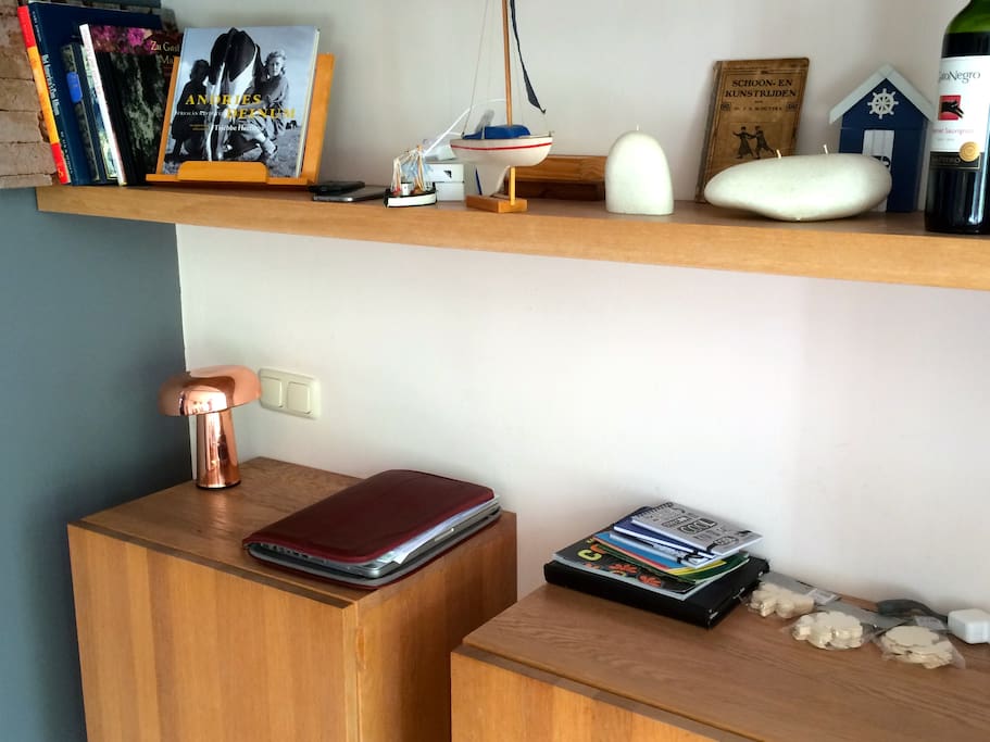bookshelf