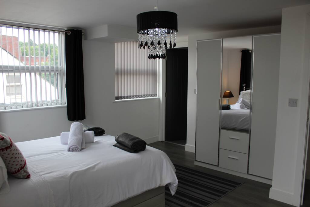 This is the En-suite Bedroom