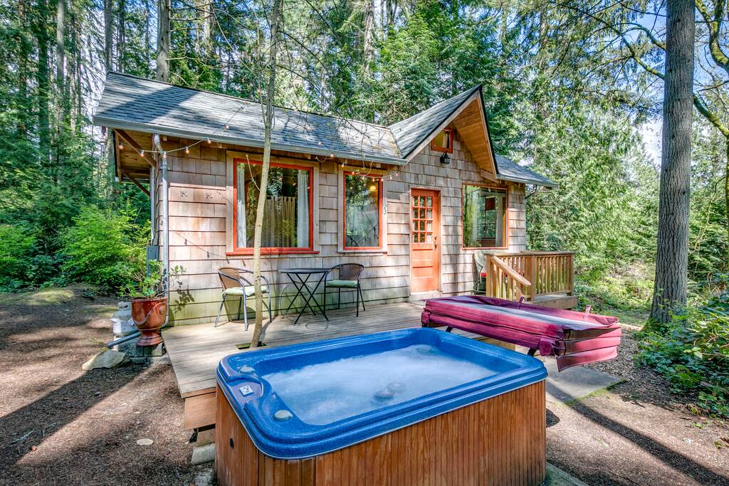 Cabin Fever Private Cabin in the Woods/Staycation Cabins for Rent in
