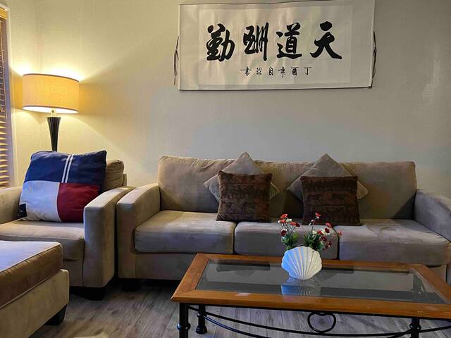 Cheerful 4-Bed home gallery image 5