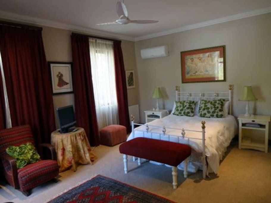 Bedroom 2 with En-Suite Bathroom