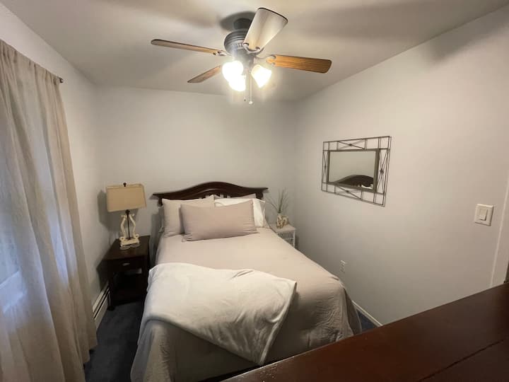 Bedroom 3 with Medium Full Size mattress