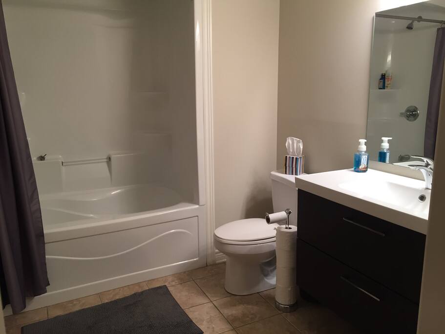"The room we stayed in was private, with our own bathroom. It was very clean ".-Jim Davies *****