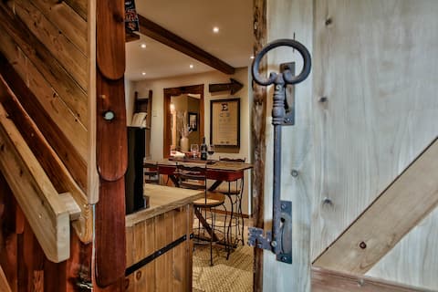 A Suite Retreat - Beyond Bed & Breakfast