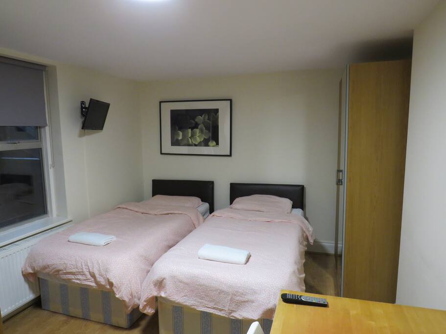 2 Single beds