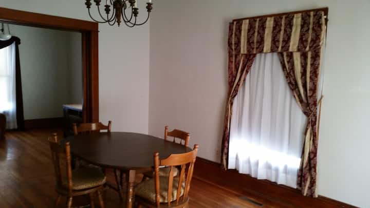 Bare Bones A Cassel Home - Friend, NE