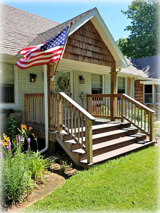 The Quilting Cottage. Welcome to our little house we're blessed to call home.