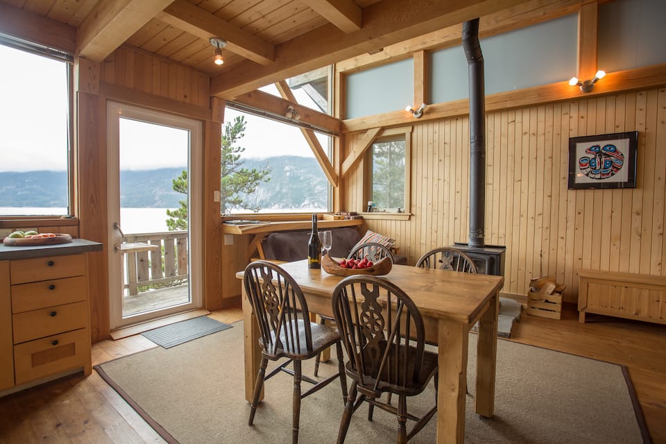 A waterfront cabin on Howe Sound, Squamish, British Columbia, Canada, photo 9 of 10