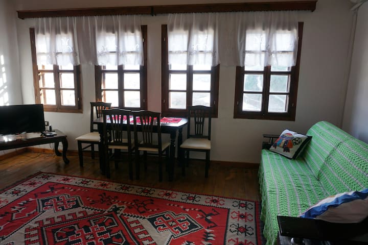 საძინებელი 2