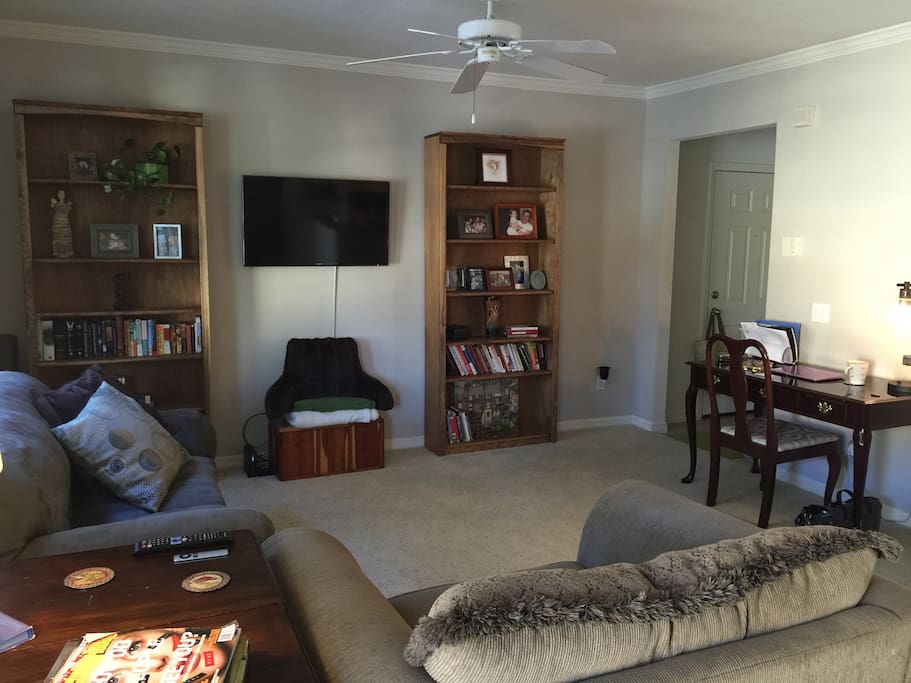 Living room with work desk and access to television - Netflix, Hulu, HBO NOW, Apple T.V.