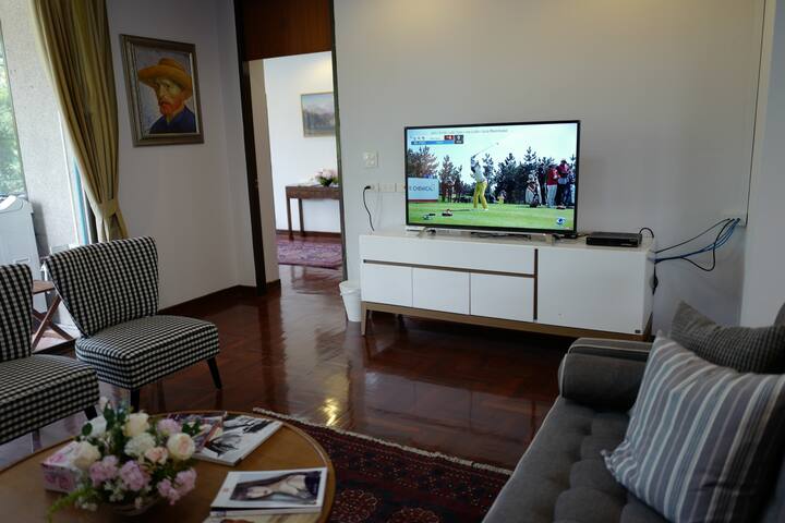 Cozy & Spacious 6BR House Central Bangkok gallery image 3