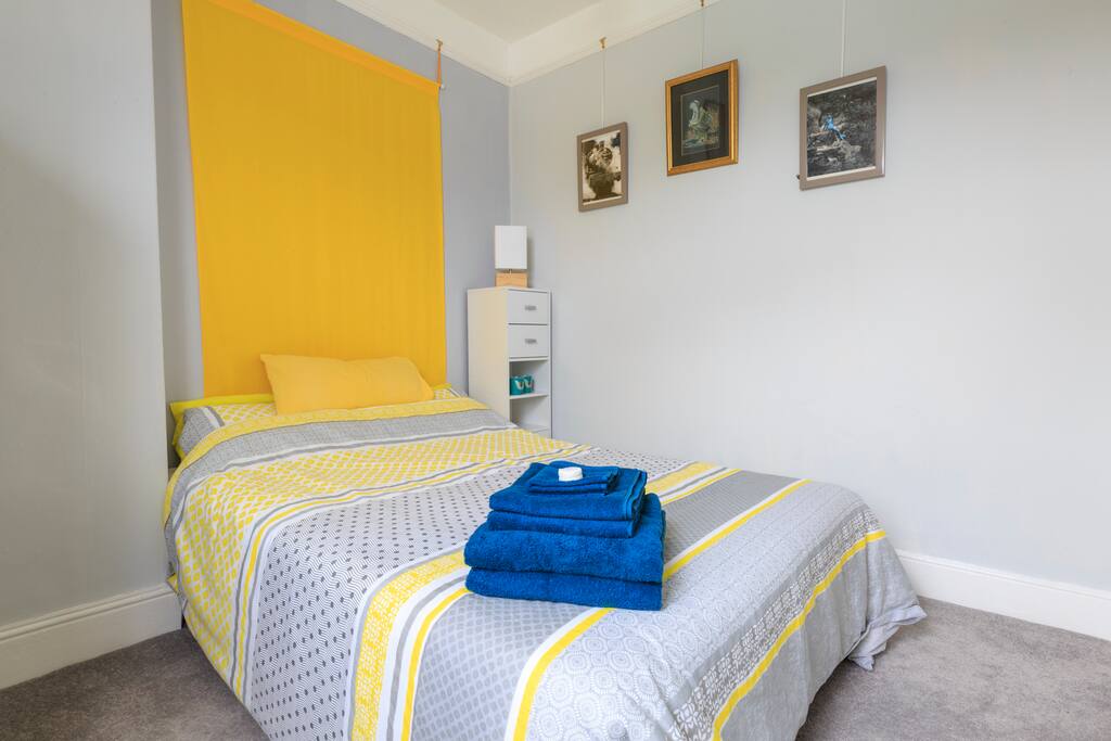 Roseville - double bedroom