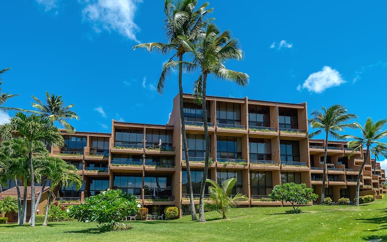 Maui Lahaina 2 Bedroom Condo Sleeps 6 gallery image 2