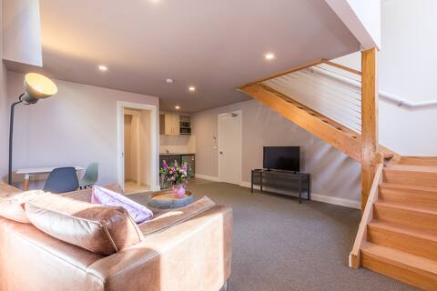 Successful Airbnb property: Unique loft style apartment in Healesville