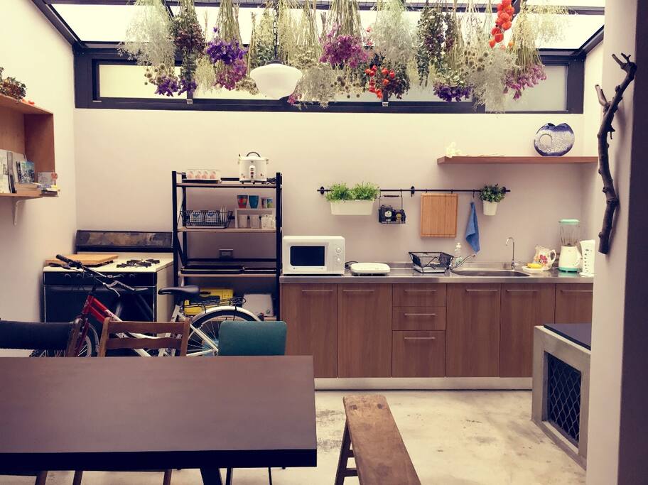 guest kitchen
