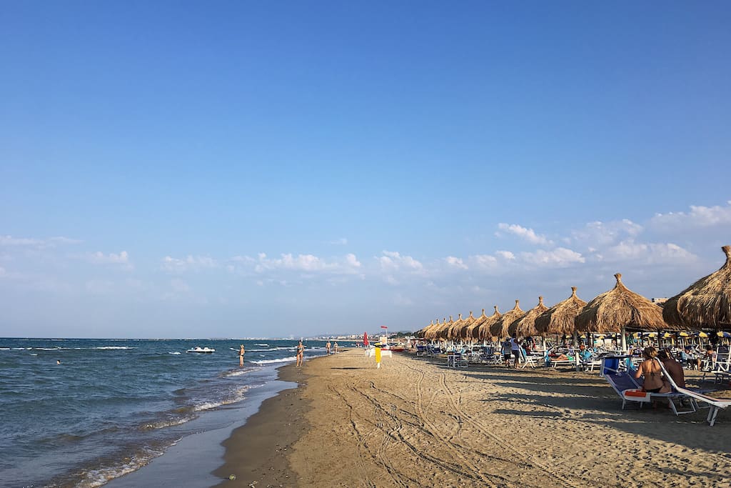 Sandy beaches a step away from home / Spiagge sabbiose a un passo da casa