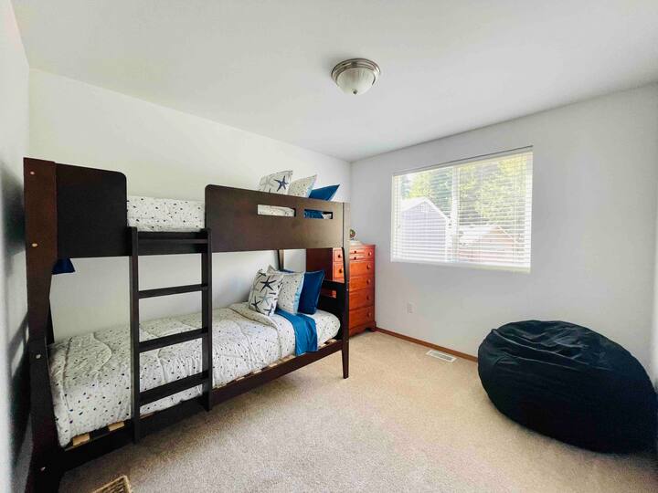 Bunk bed for the kids!