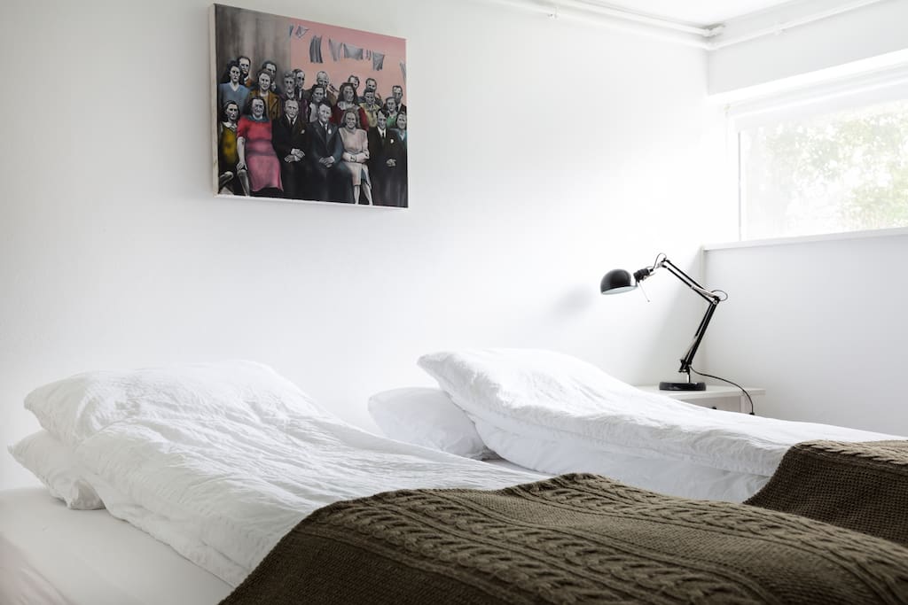 There are no mosquitoes in Iceland, so you can sleep with an open window and let the fresh air in. Because we also have warm houses all year round.