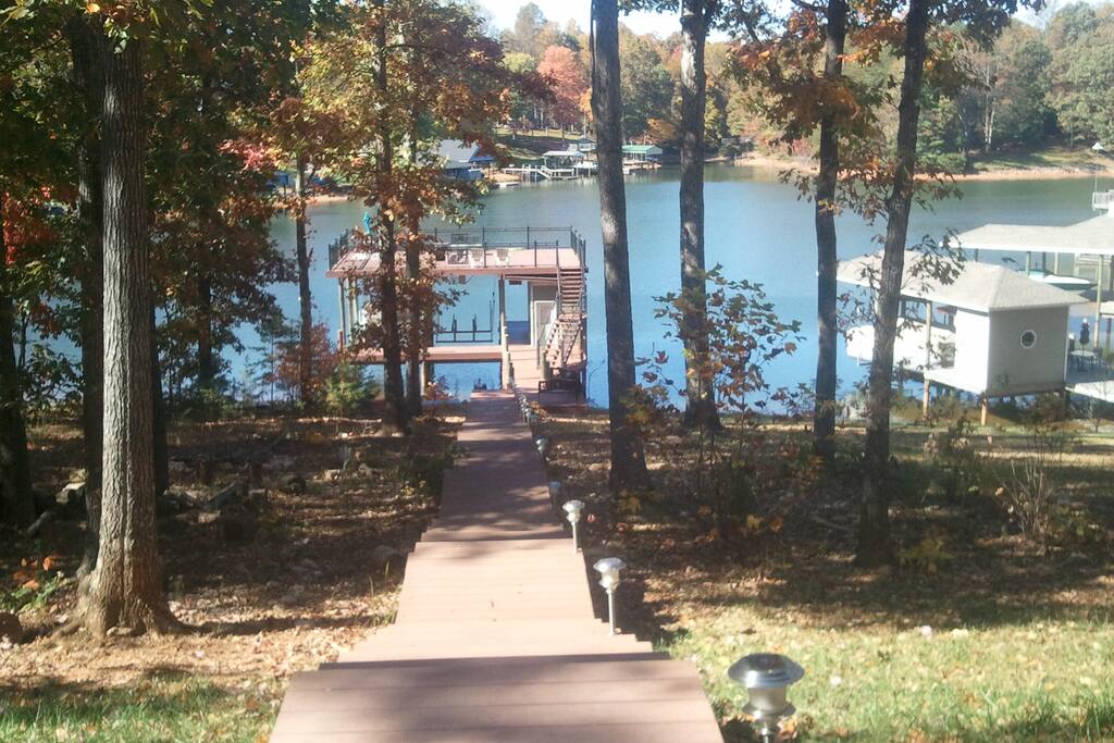 walkway to boatdock
