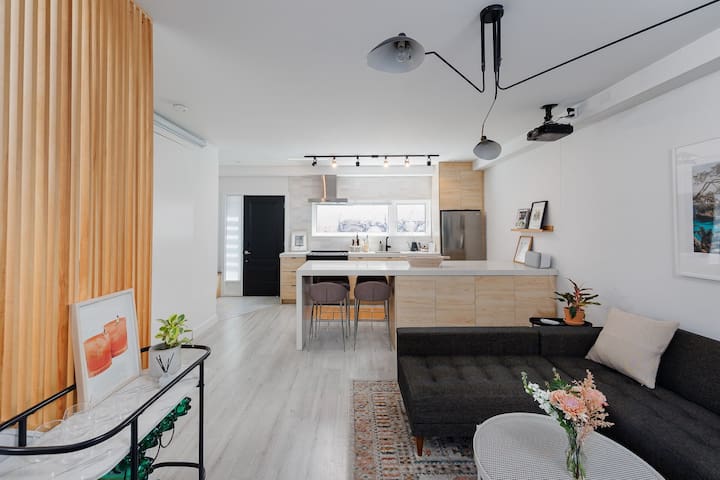 Queen West Unique Laneway Home