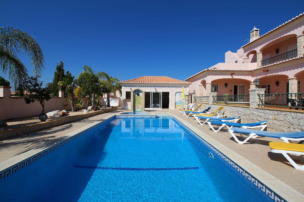 Pool house / bar