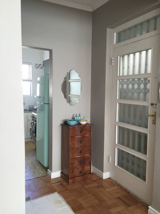 (Oct 2016) Entrance hall