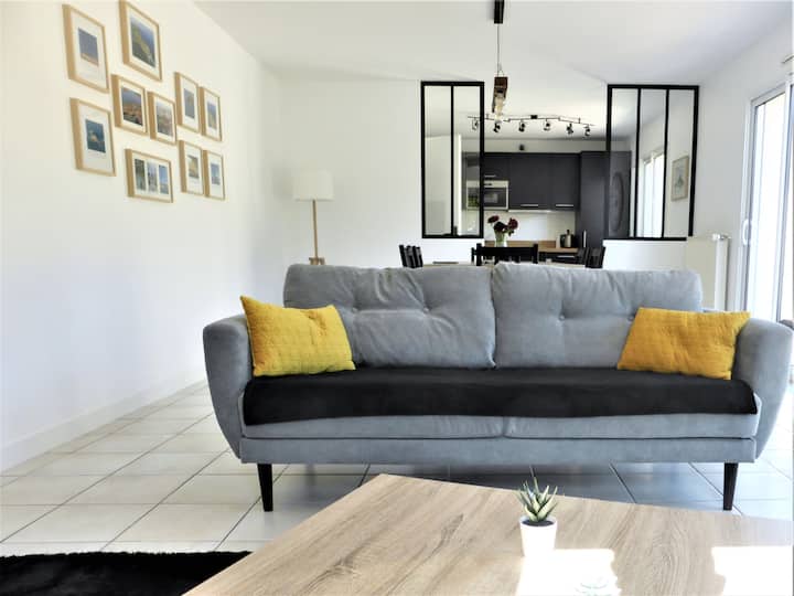 LARGE HOUSE SAINT MALO on garden of 1000 sqm Houses for Rent in Saint