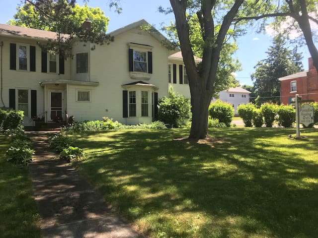 Airbnb Albion Vacation Rentals Places To Stay New York