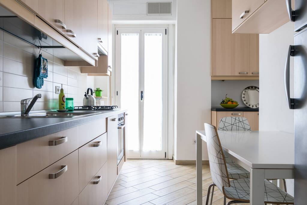 La cucina è completamente attrezzata