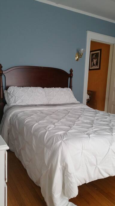 Queen bedroom