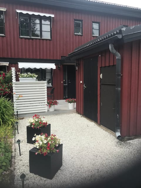 Cozy townhouse centrally located