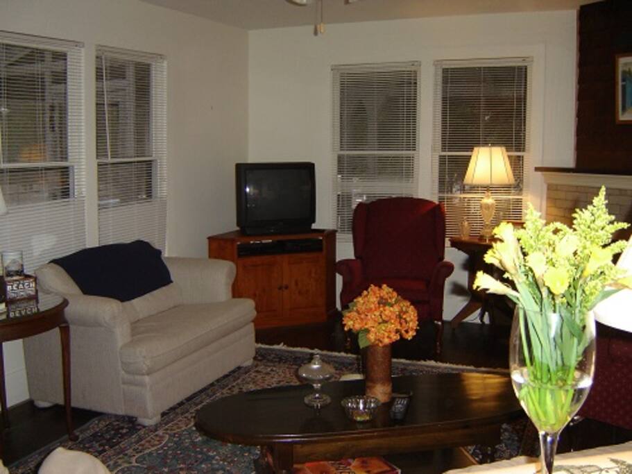 Hydrangea Living Room