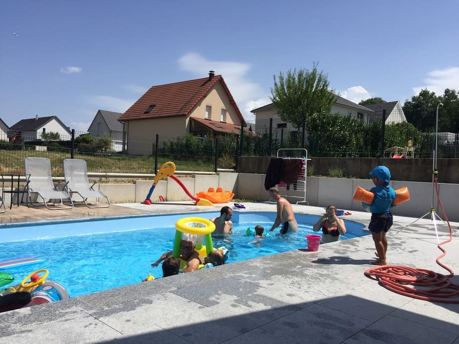 Pool - Terasse hinten - Terrace in the back