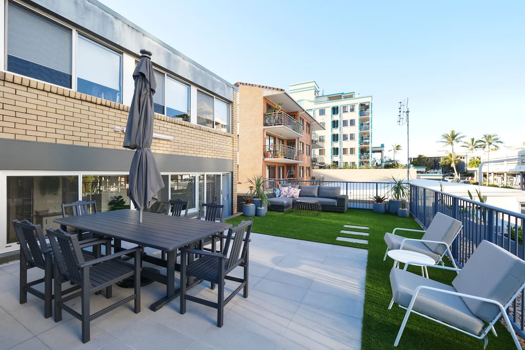 Huge private outdoor entertaining area