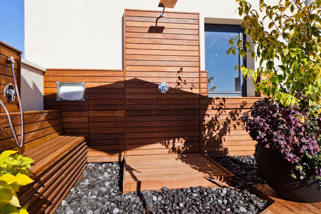 Hot & Cold outdoor showers