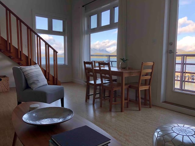 The Harbourview- Ocean Front Condo