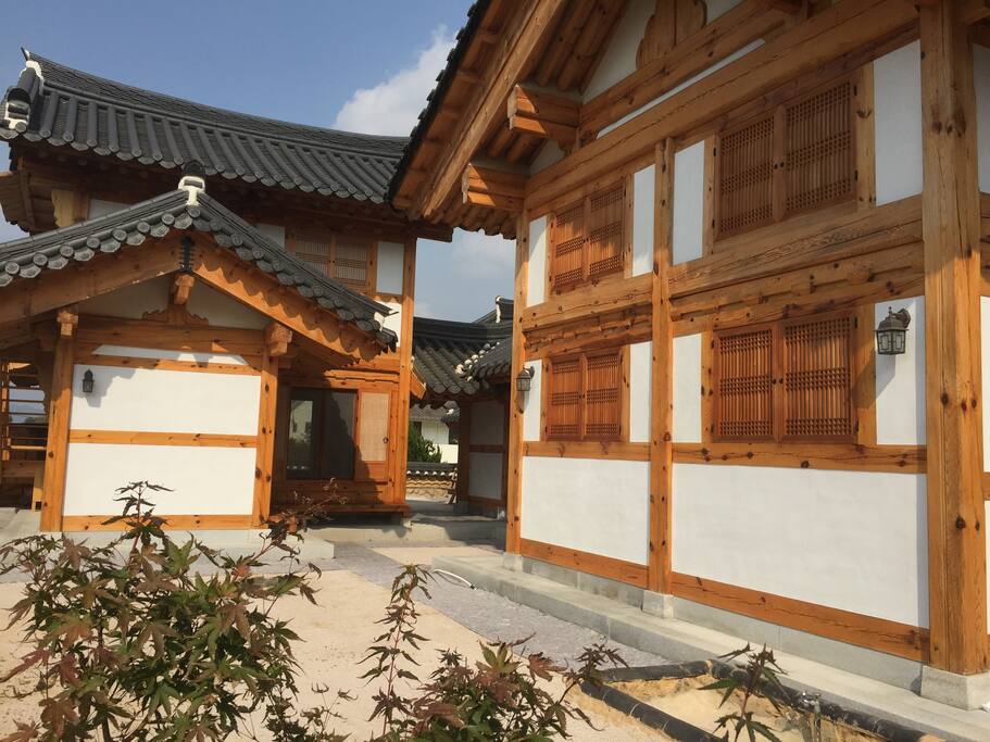월정루 뒷뜰