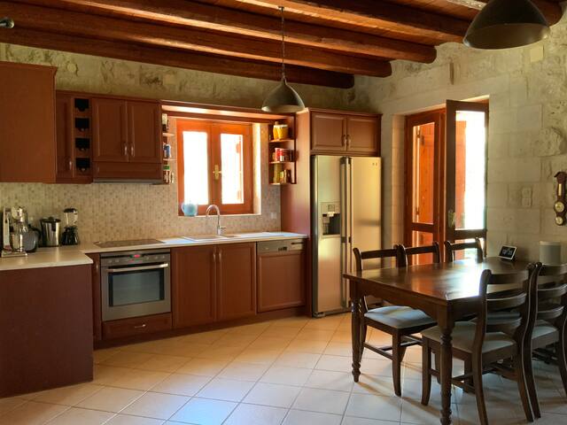 NEW: Luxury villa with panoramic sea view gallery image 4