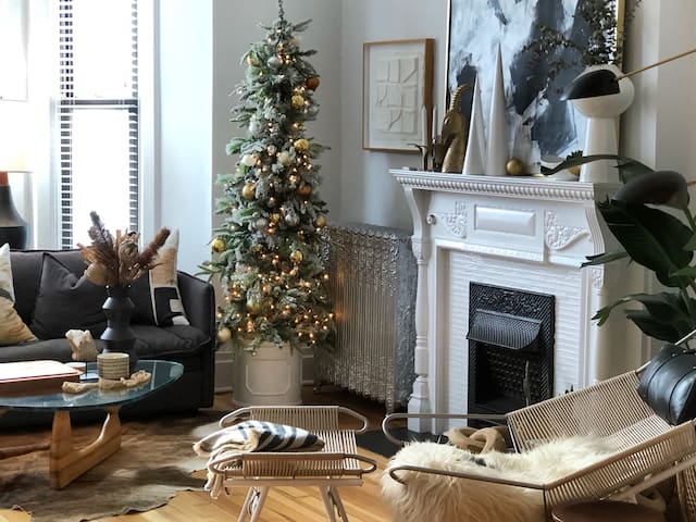 Vintage Elegance Meets Modern Sophistication