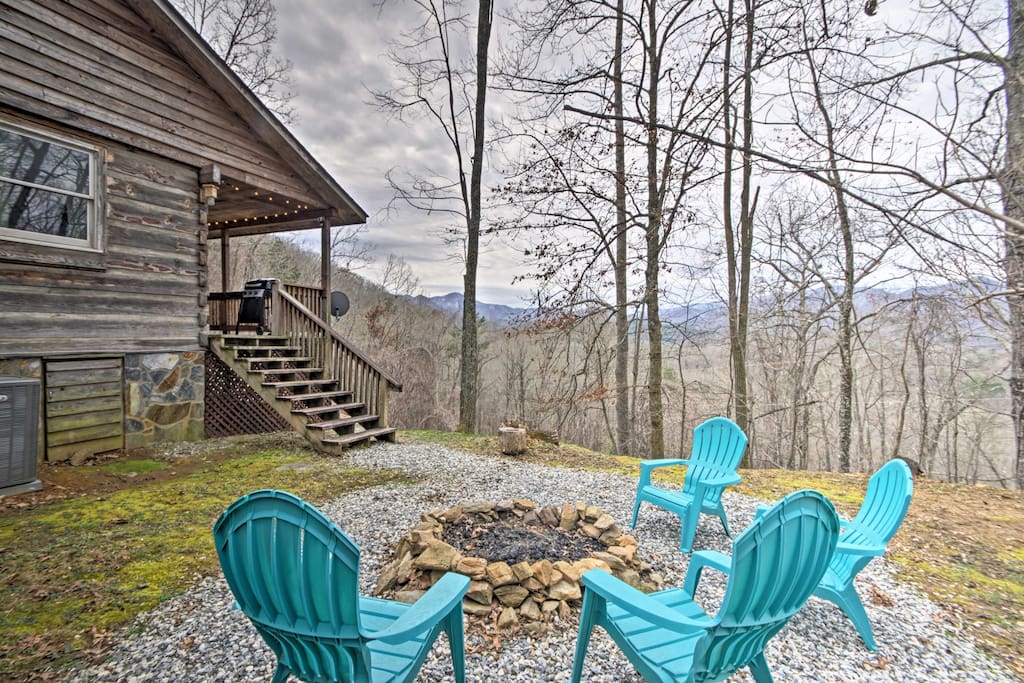 Enjoy million dollar views of the Nantahala Mountains from your outdoor fire pit.