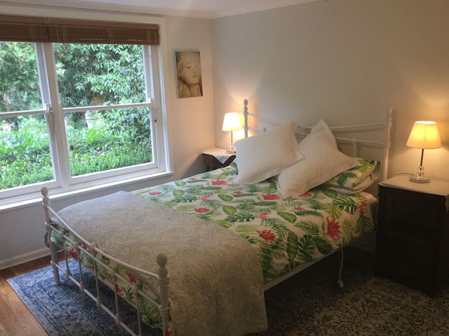 Main bedroom with queen sized bed